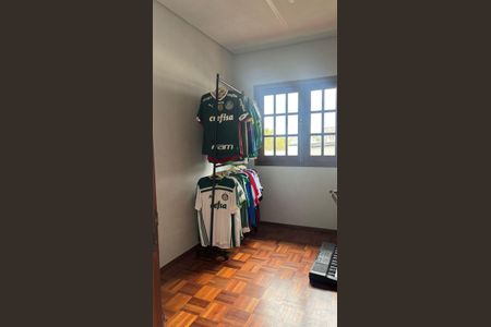 Casa de condomínio à venda com 500m², 4 quartos e 4 vagas Casa de condomínio à venda com 500m², 4 quartos e 4 vagasQuarto
