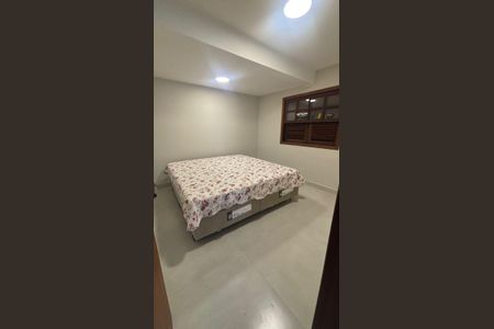 Casa de condomínio à venda com 500m², 4 quartos e 4 vagas Casa de condomínio à venda com 500m², 4 quartos e 4 vagasQuarto
