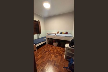 Casa de condomínio à venda com 500m², 4 quartos e 4 vagas Casa de condomínio à venda com 500m², 4 quartos e 4 vagasQuarto