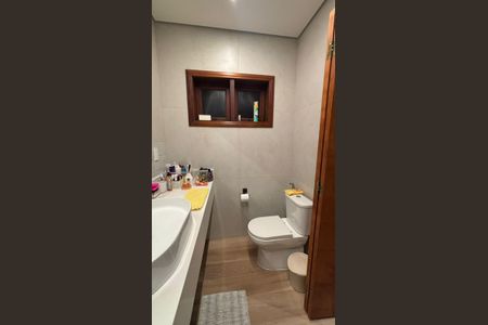 Casa de condomínio à venda com 500m², 4 quartos e 4 vagas Casa de condomínio à venda com 500m², 4 quartos e 4 vagasBanheiro - Suíte