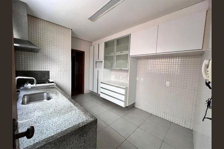 Casa à venda com 3 quartos, 200m² em Vila Ester (Zona Norte), São Paulo