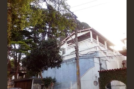Casa à venda com 4 quartos, 300m² em Vila Irmaos Arnoni, São Paulo