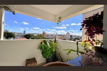 Apartamento à venda com 2 quartos, 68m² em Santa Tereza, Belo Horizonte