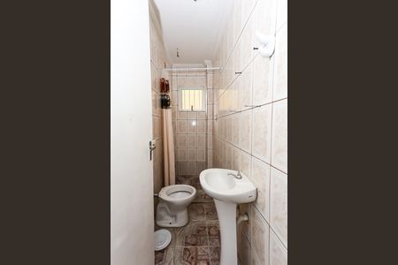 Banheiro 2 de casa para alugar com 2 quartos, 81m² em Vila Pirajussara, São Paulo
