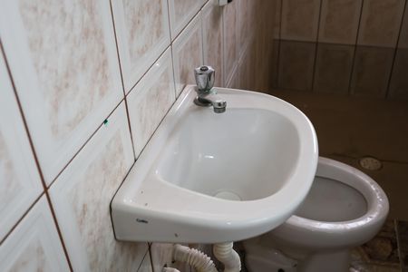 Casa para alugar com 81m², 2 quartos e sem vaga Casa para alugar com 81m², 2 quartos e sem vagaBanheiro