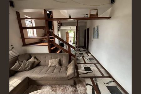 Casa à venda com 4 quartos, 350m² em Serrano, Belo Horizonte