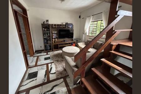 Casa à venda com 4 quartos, 350m² em Serrano, Belo Horizonte