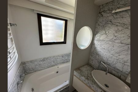Apartamento para alugar com 158m², 3 quartos e 3 vagasBanheiro social