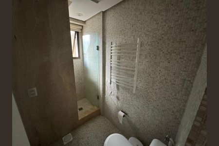 Banheiro da suíte de apartamento para alugar com 3 quartos, 120m² em Auxiliadora, Porto Alegre