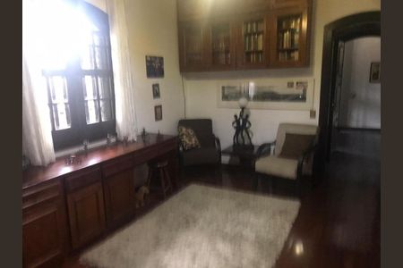 Casa à venda com 571m², 5 quartos e 7 vagas