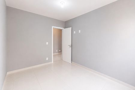 Quarto 2 de apartamento para alugar com 2 quartos, 48m² em Jardim Betânia, Cachoeirinha