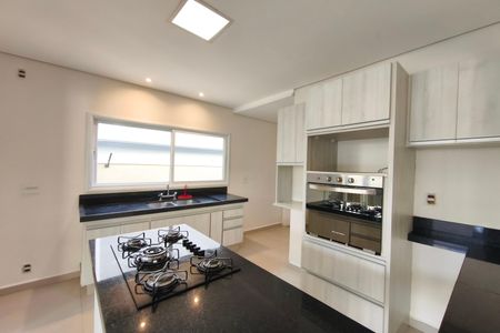 Cozinha de casa de condomínio para alugar com 3 quartos, 242m² em Swiss Park, Campinas
