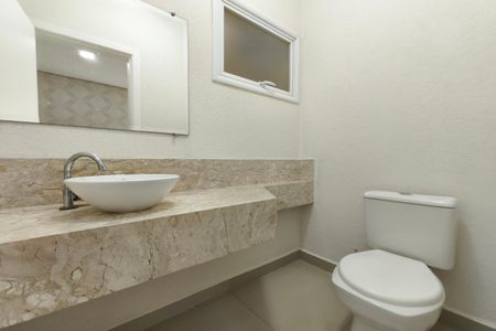 Lavabo de casa de condomínio para alugar com 3 quartos, 242m² em Swiss Park, Campinas