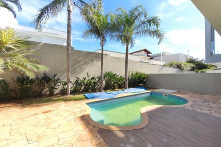 Casa de condomínio para alugar com 242m², 3 quartos e 2 vagasQuintal - Piscina