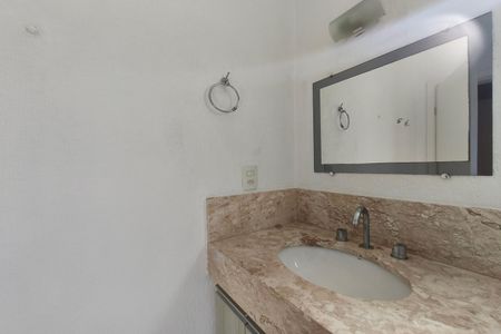 Casa de condomínio para alugar com 242m², 3 quartos e 2 vagasBanheiro Suíte 3
