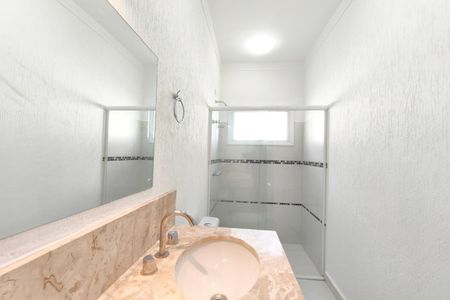 Casa de condomínio para alugar com 242m², 3 quartos e 2 vagasBanheiro Suíte 2
