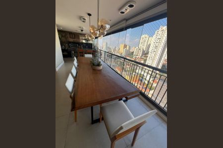 Apartamento à venda com 195m², 3 quartos e 3 vagas Apartamento à venda com 195m², 3 quartos e 3 vagasVaranda