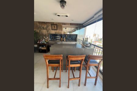 Apartamento à venda com 195m², 3 quartos e 3 vagas Apartamento à venda com 195m², 3 quartos e 3 vagasVaranda