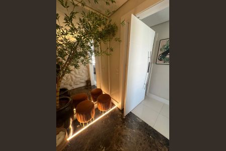 Apartamento à venda com 195m², 3 quartos e 3 vagas Apartamento à venda com 195m², 3 quartos e 3 vagasHall de entrada