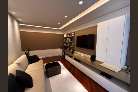 Casa de condomínio à venda com 560m², 5 quartos e 4 vagas Casa de condomínio à venda com 560m², 5 quartos e 4 vagasSala 2
