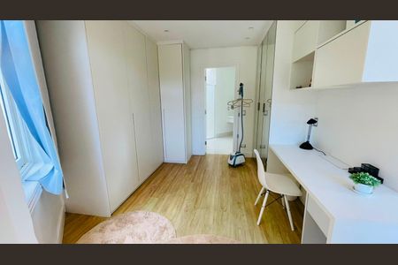 Casa de condomínio à venda com 560m², 5 quartos e 4 vagas Casa de condomínio à venda com 560m², 5 quartos e 4 vagasSuíte 4