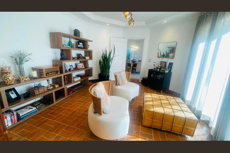 Casa de condomínio à venda com 560m², 5 quartos e 4 vagas Casa de condomínio à venda com 560m², 5 quartos e 4 vagasSala 3