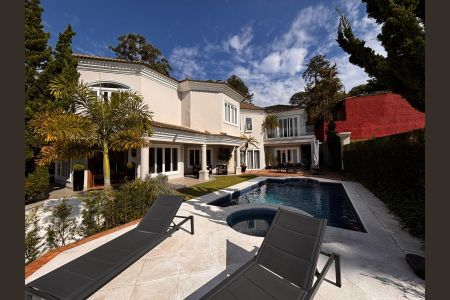 Casa de condomínio à venda com 560m², 5 quartos e 4 vagas