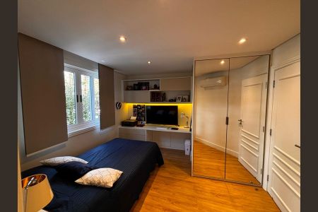 Casa de condomínio à venda com 560m², 5 quartos e 4 vagas Casa de condomínio à venda com 560m², 5 quartos e 4 vagasSuíte 1