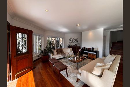 Casa de condomínio à venda com 560m², 5 quartos e 4 vagas