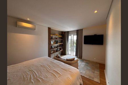 Suíte 2 de casa de condomínio à venda com 5 quartos, 560m² em Residencial das Estrelas, Barueri