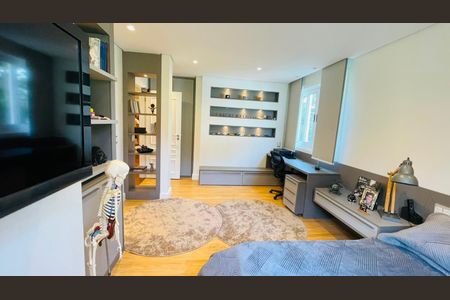 Casa de condomínio à venda com 560m², 5 quartos e 4 vagas Casa de condomínio à venda com 560m², 5 quartos e 4 vagasSuíte 3
