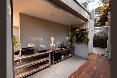 Casa de condomínio à venda com 560m², 5 quartos e 4 vagas