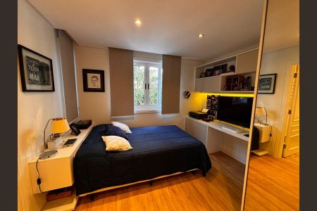 Casa de condomínio à venda com 560m², 5 quartos e 4 vagas Casa de condomínio à venda com 560m², 5 quartos e 4 vagasSuíte 1