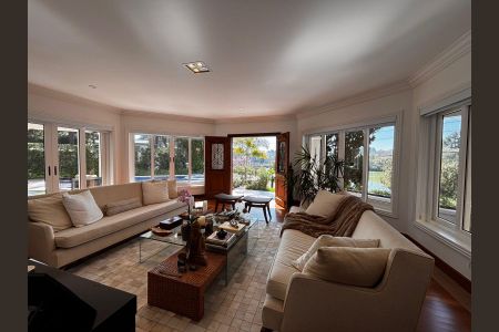 Casa de condomínio à venda com 560m², 5 quartos e 4 vagas