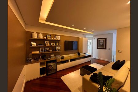 Casa de condomínio à venda com 560m², 5 quartos e 4 vagas Casa de condomínio à venda com 560m², 5 quartos e 4 vagasSala 2