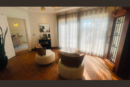 Casa de condomínio à venda com 560m², 5 quartos e 4 vagas Casa de condomínio à venda com 560m², 5 quartos e 4 vagasSala 3