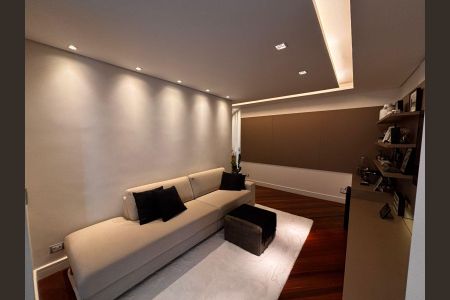 Casa de condomínio à venda com 560m², 5 quartos e 4 vagas Casa de condomínio à venda com 560m², 5 quartos e 4 vagasSala 2
