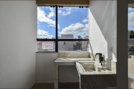 Cozinha de kitnet/studio para alugar com 1 quarto, 20m² em Saudade, Belo Horizonte