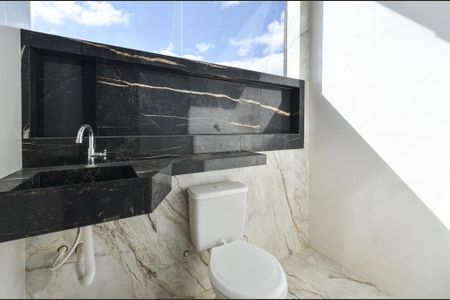 Banheiro de kitnet/studio para alugar com 1 quarto, 20m² em Saudade, Belo Horizonte
