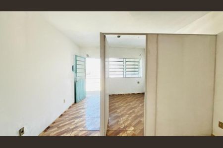Studio para alugar com 25m², 1 quarto e sem vaga Studio para alugar com 25m², 1 quarto e sem vagaSala / Cozinha