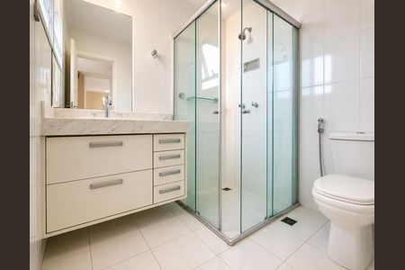 Banheiro suíte de apartamento para alugar com 2 quartos, 81m² em Jardim das Colinas, São José dos Campos