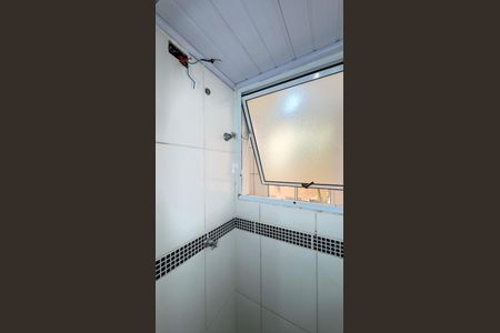 Banheiro de apartamento para alugar com 2 quartos, 50m² em Jardim Imbé, São Paulo