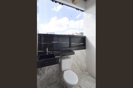 Banheiro de kitnet/studio para alugar com 1 quarto, 23m² em Saudade, Belo Horizonte