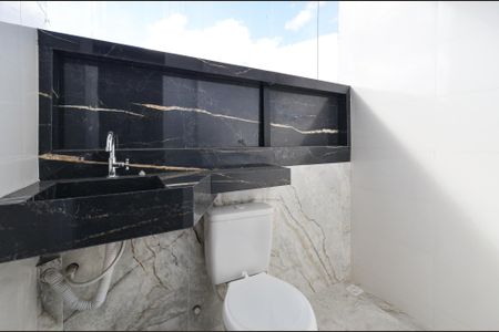 Banheiro de kitnet/studio para alugar com 1 quarto, 23m² em Saudade, Belo Horizonte