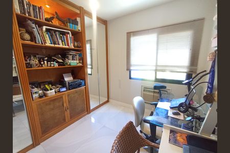 Apartamento para alugar com 110m², 3 quartos e 1 vaga Apartamento para alugar com 110m², 3 quartos e 1 vagaQuarto escritório