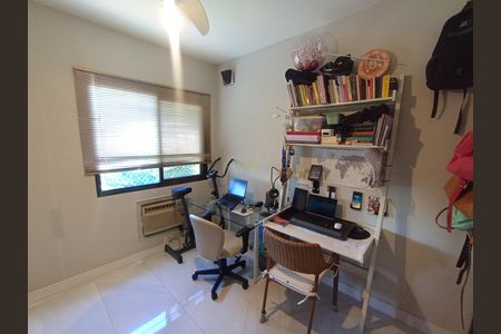Apartamento para alugar com 110m², 3 quartos e 1 vaga Apartamento para alugar com 110m², 3 quartos e 1 vagaQuarto escritório