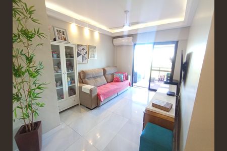 Sala de apartamento para alugar com 3 quartos, 110m² em Barra da Tijuca, Rio de Janeiro