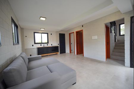 Sala de casa para alugar com 2 quartos, 81m² em Campeche Central, Florianópolis