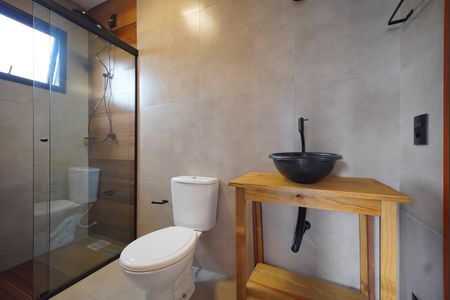 Casa para alugar com 81m², 2 quartos e 2 vagasBanheiro da Demi-Suíte 1e2