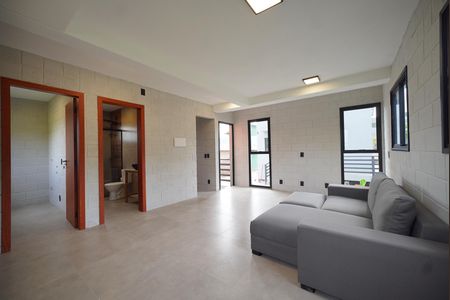 Sala de casa para alugar com 2 quartos, 81m² em Campeche Central, Florianópolis